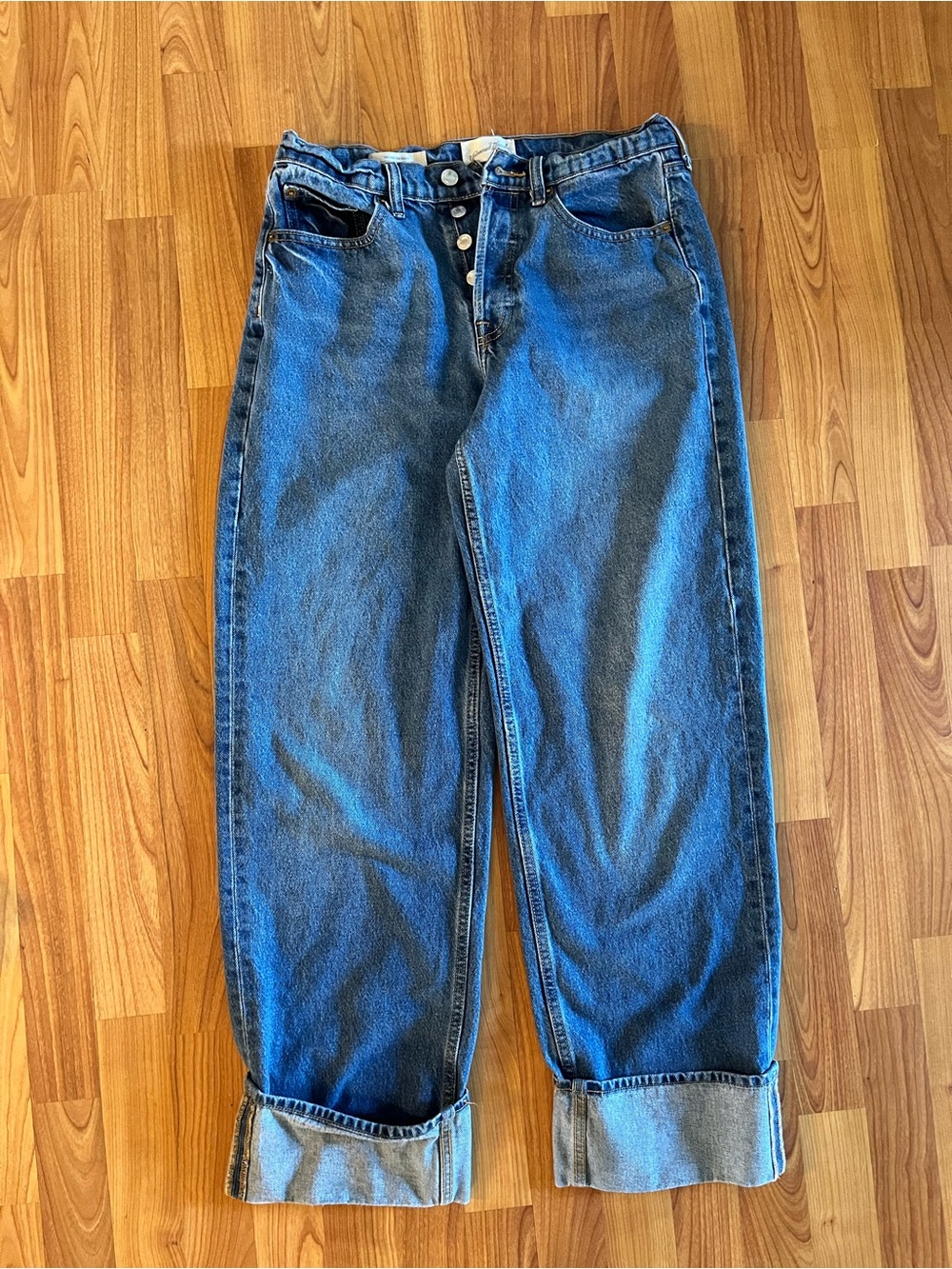 Universal Threads Classic Women’s Blue Denim Jeans